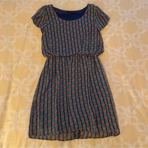 Blousy Short-Sleeve Patterned Dress - Picture 1 of 9